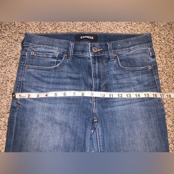 Size 4R Bootcut Midrise blue jeans. Express brand. - Picture 4 of 14